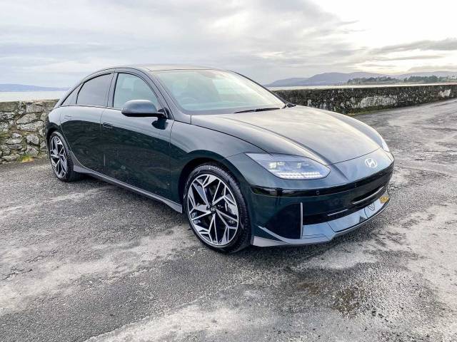 Hyundai Ioniq 6 E (228ps) Premium 77kWh (Single Motor) RWD Saloon Electric Green