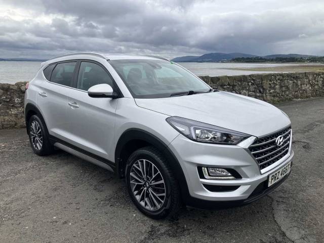 Hyundai TUCSON 1.6 GDi Premium 5dr 2WD 4x4 vehicle Petrol Silver
