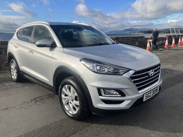 Hyundai TUCSON 1.6 GDi SE Nav 5dr 2WD 4x4 vehicle Petrol Silver
